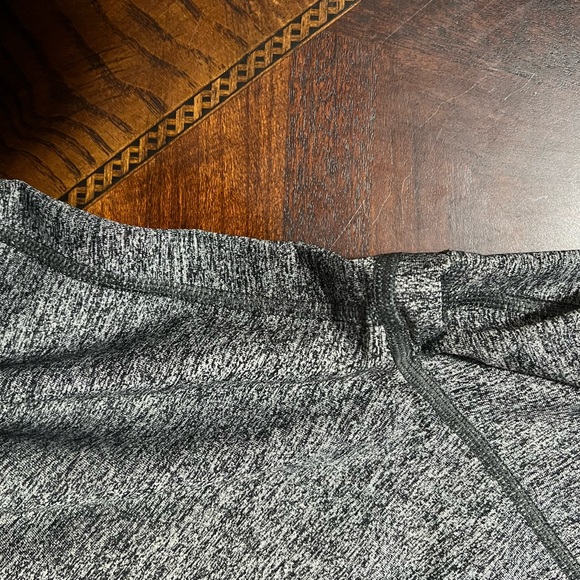 Victoria Secret sport leggings Sz Medium - Picture 3 of 4